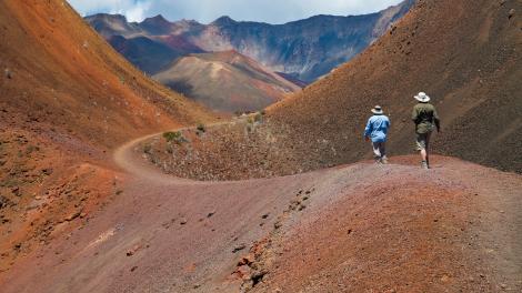 Partez en randonnée dans le désert de cendres du cratère de Haleakalā, un volcan toujours actif