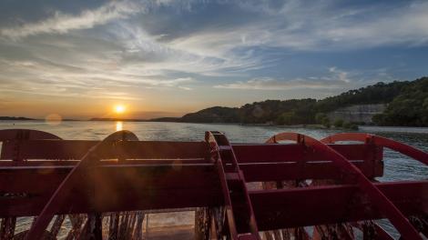 Sunset over the Illinois River from the Spirit of Peoria riverboat cruise