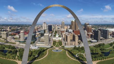The iconic Gateway Arch rises above the city