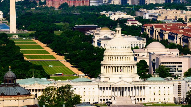 Washington, D.C., de l’autre côté du fleuve Potomac, en face de la Virginie