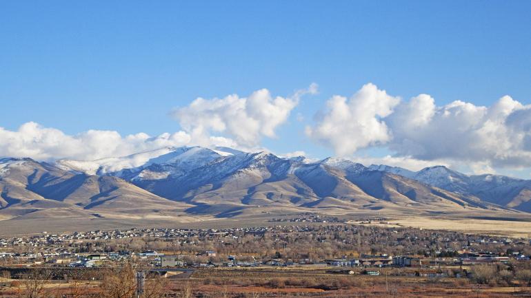 Vue aérienne de Winnemucca, Nevada, par une journée ensoleillée