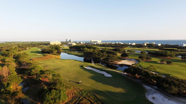 墨西哥湾海岸屡获殊荣的 Kiva Dunes 高尔夫球场的绝美环境 墨西哥湾海岸屡获殊荣的 Kiva Dunes 高尔夫球场的绝美环境