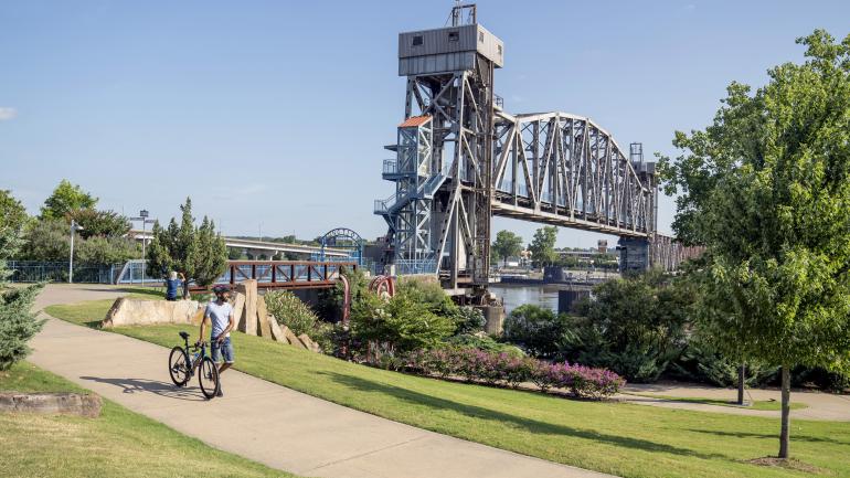 Touring the Little Rock riverfront by bicycle