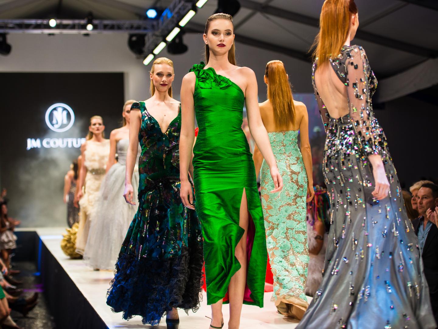 Luciéndose en Fashion Week El Paseo