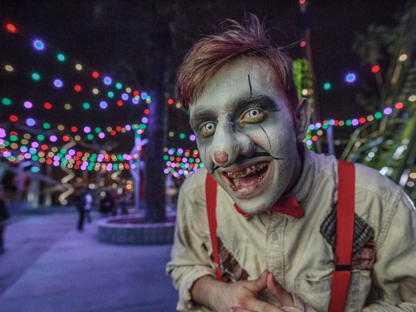 Costumed character at Knott’s Scary Farm event