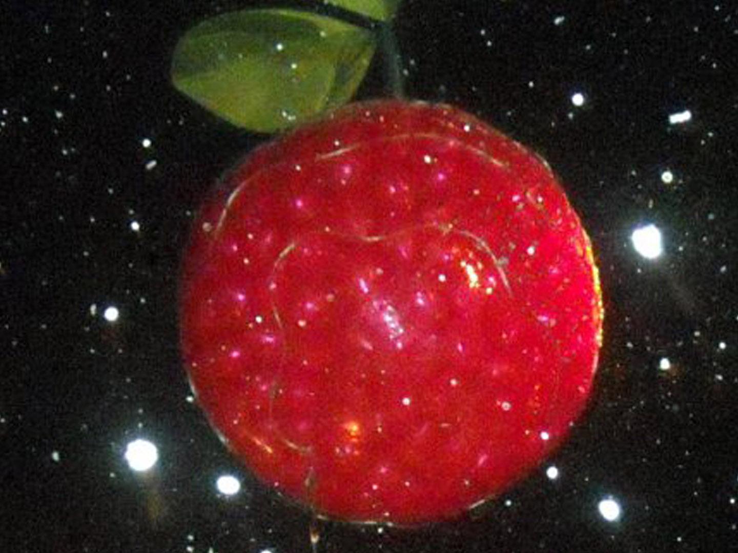 새해 전야에 트래버스 시티로 떨어지는 체리T 볼