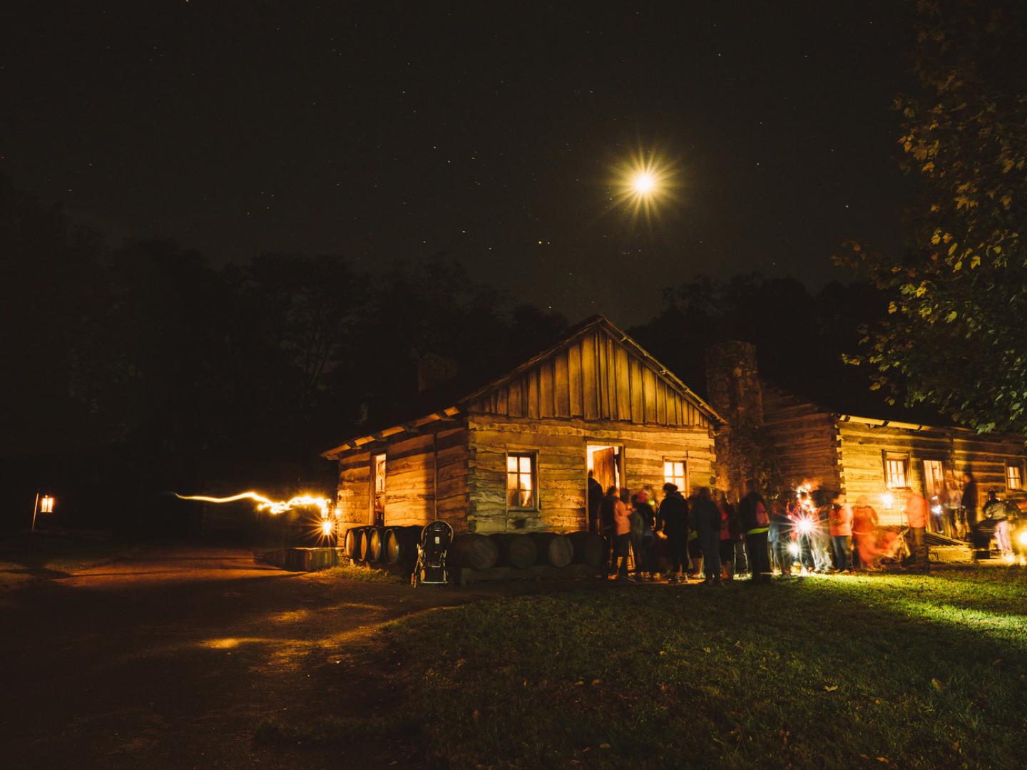 Die gruseligen Schauplätze des Lincoln’s New Salem Candlelight Walk