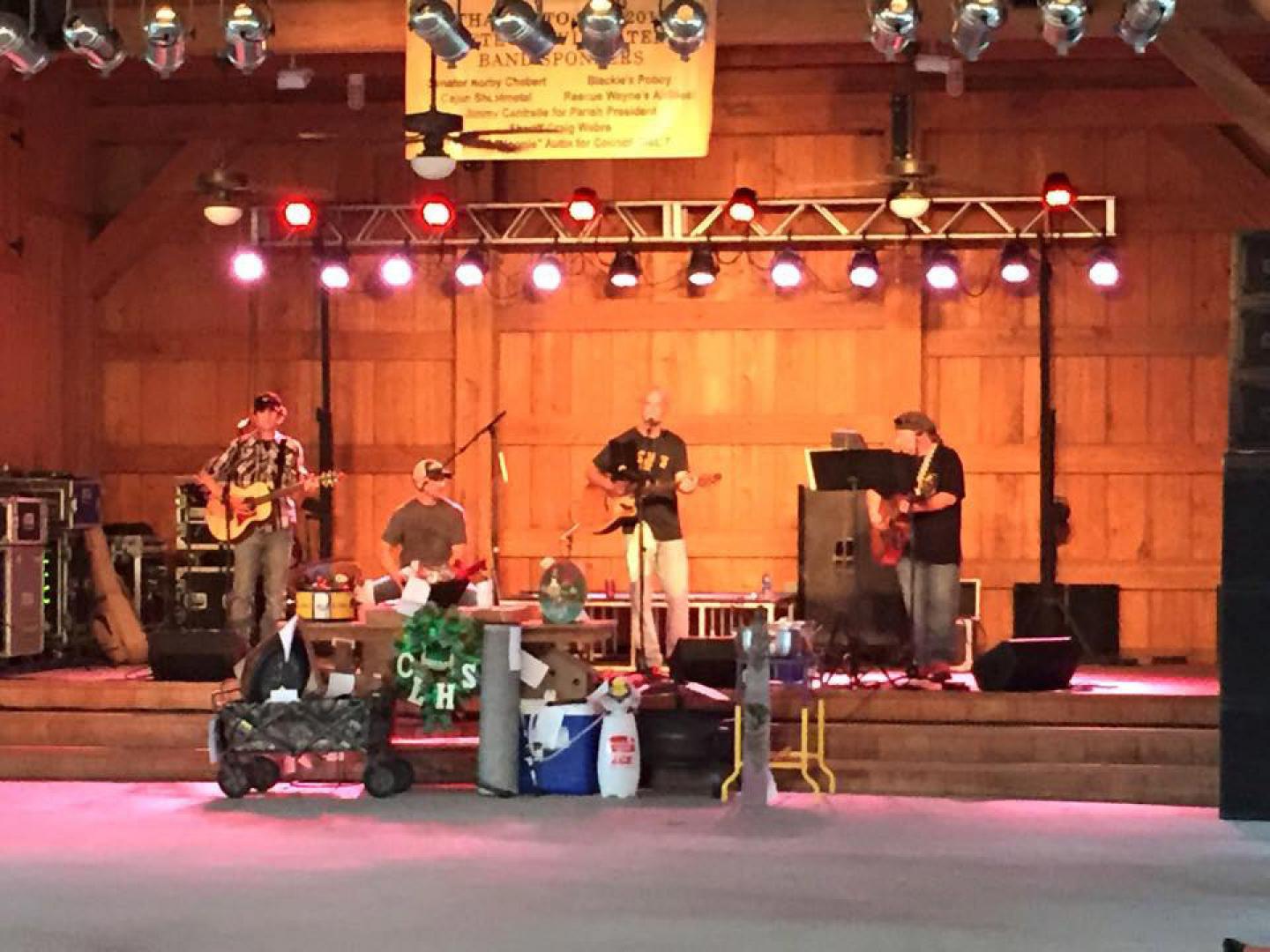 Groupe se produisant à La Fete Des Vieux Temps