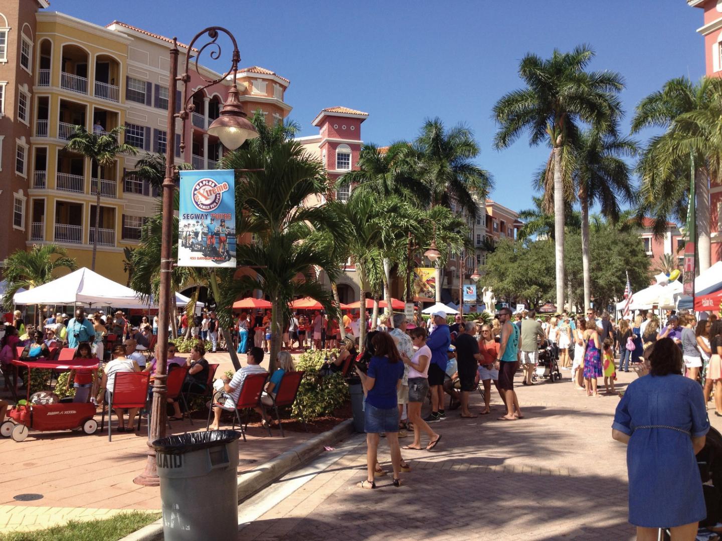 Besucherandrang beim Stone Crab Festival in Naples, Florida