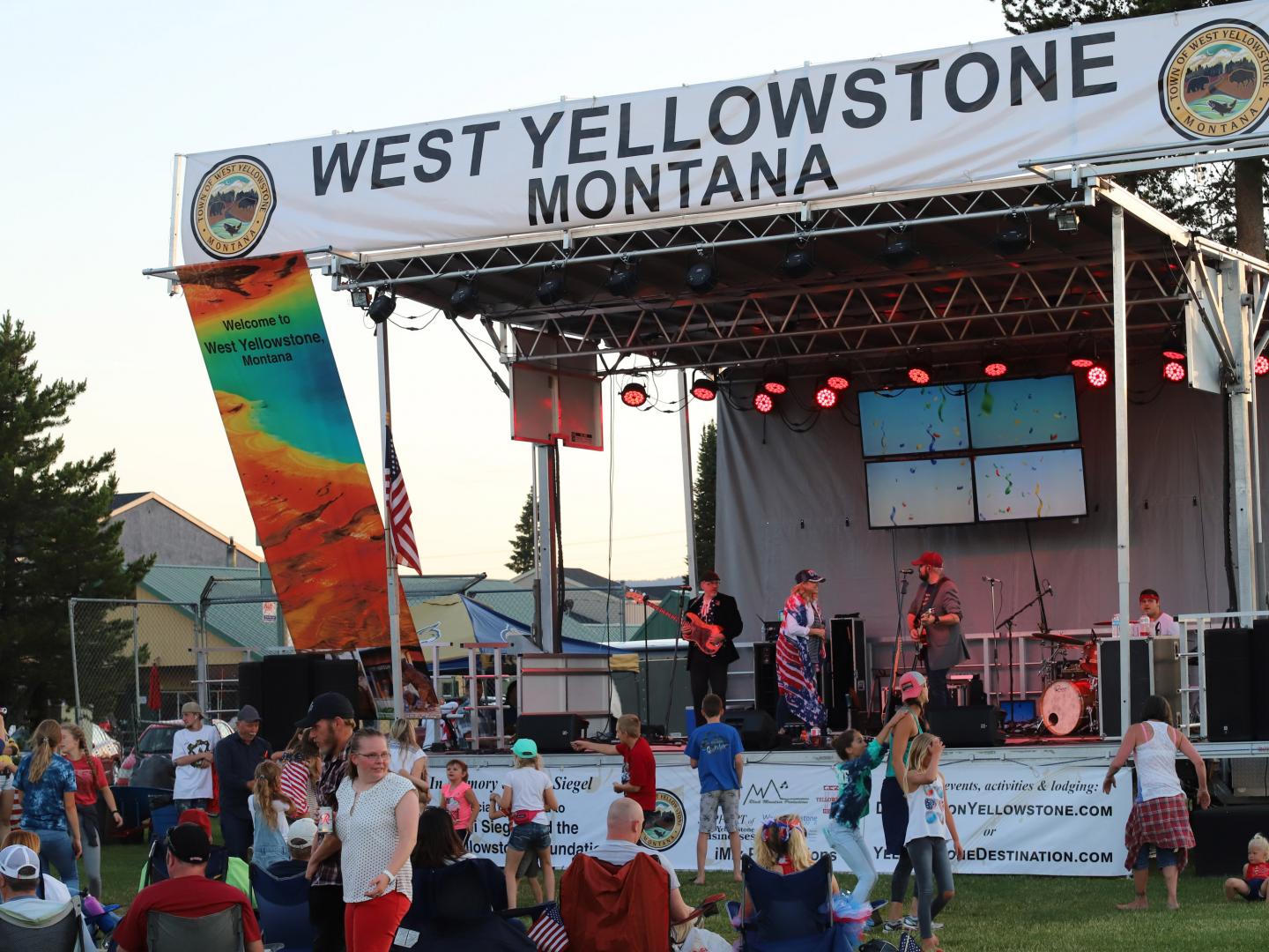 Live-Konzert im Rahmen von Music in the Park in West Yellowstone, Montana