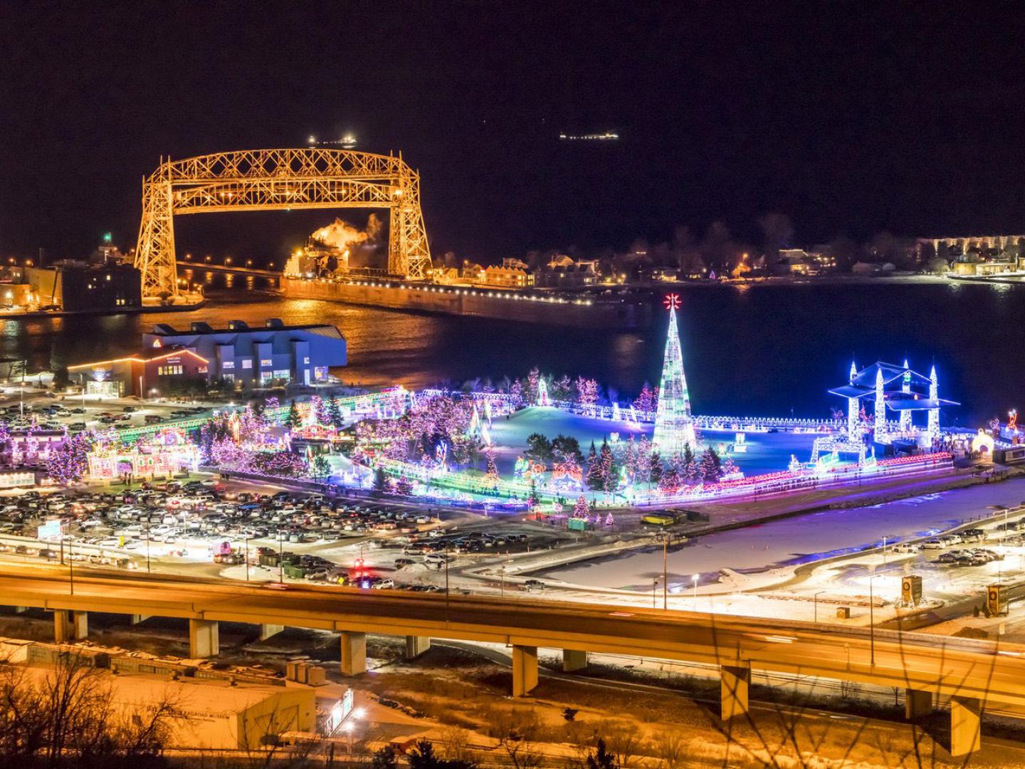 Vista aérea do tour das luzes de Bentleyville em Duluth, Minnesota