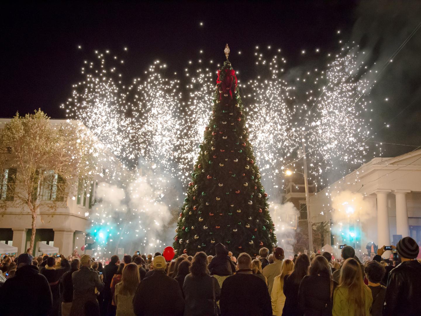 Feux d’artifice pour les fêtes de Noël à Natchez, Mississippi