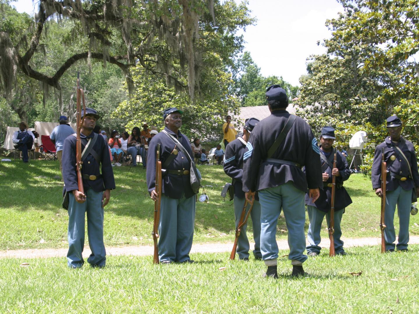 Acteurs participant à une reconstitution historique pendant le Black and Blue Civil War Reenactment à Natchez, Mississippi