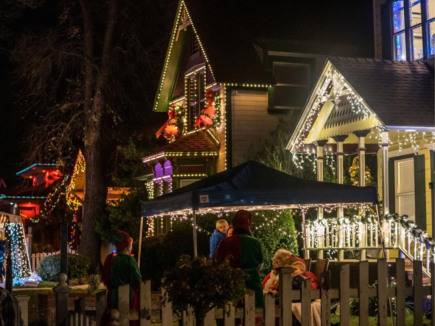 Touring Victorian homes decorated for the holidays in Paso Robles, California