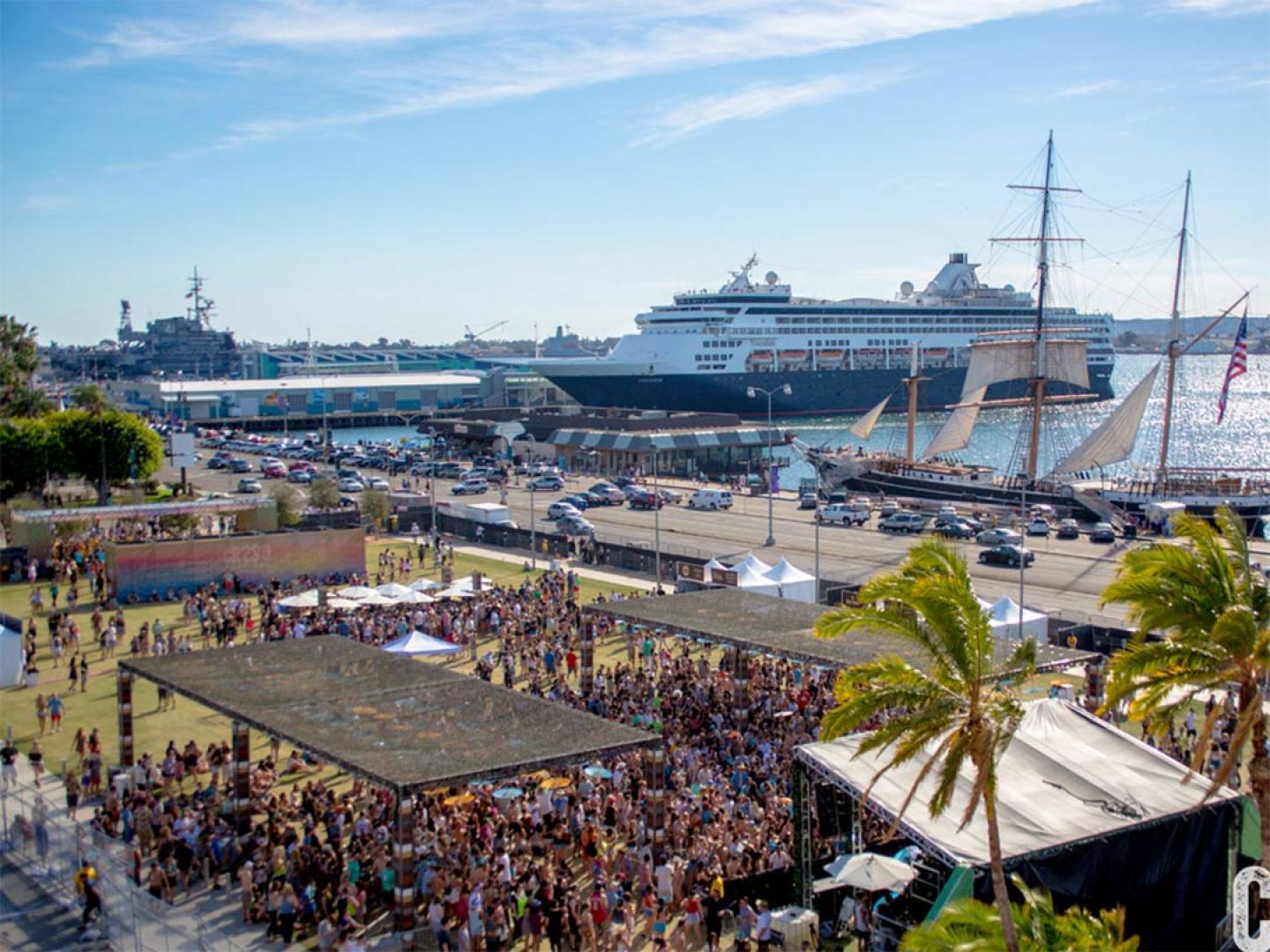 Curtindo o Wonderfront Music & Arts Festival no centro de San Diego