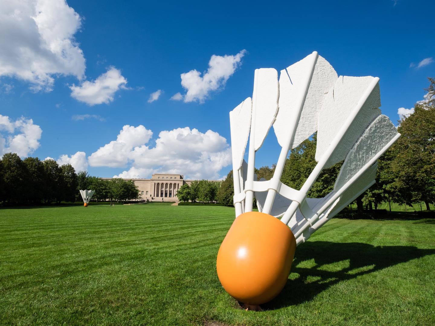Sculpture d’un volant de badminton au Nelson-Atkins Museum of Art