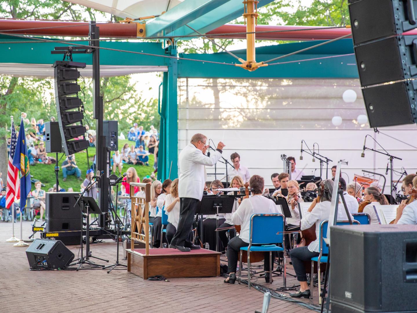 L’orchestre symphonique de Missoula jouant dans le Caras Park à Missoula, dans le Montana