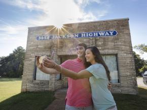 Tomándose una selfi en el Muscle Shoals Sound Studio en Alabama
