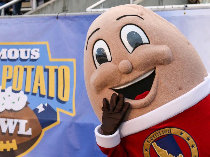 Mascotte du Famous Idaho Potato Bowl, match de football américain universitaire à Boise