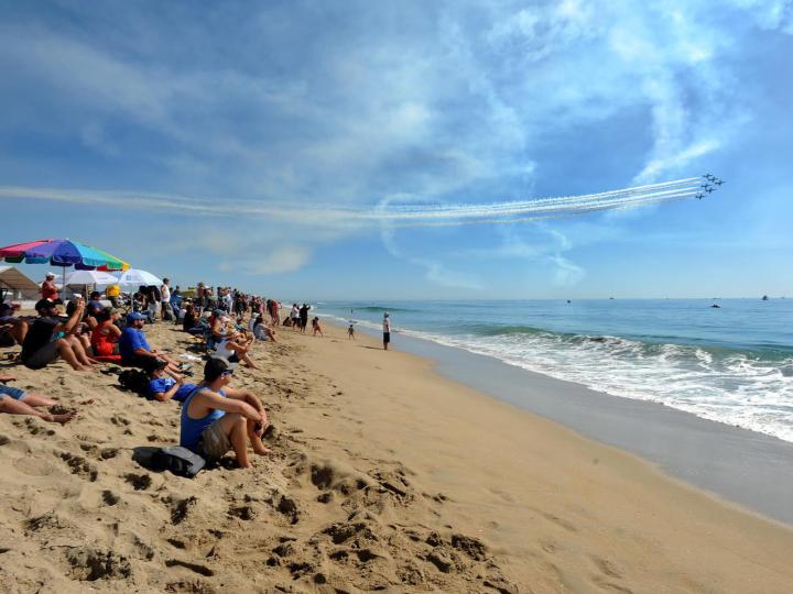 Clear skies for the Huntington Beach Airshow