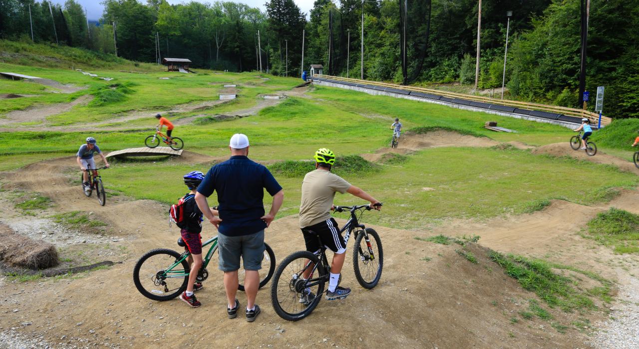 Aulas de mountain bike no Smugglers Notch Resort, Vermont