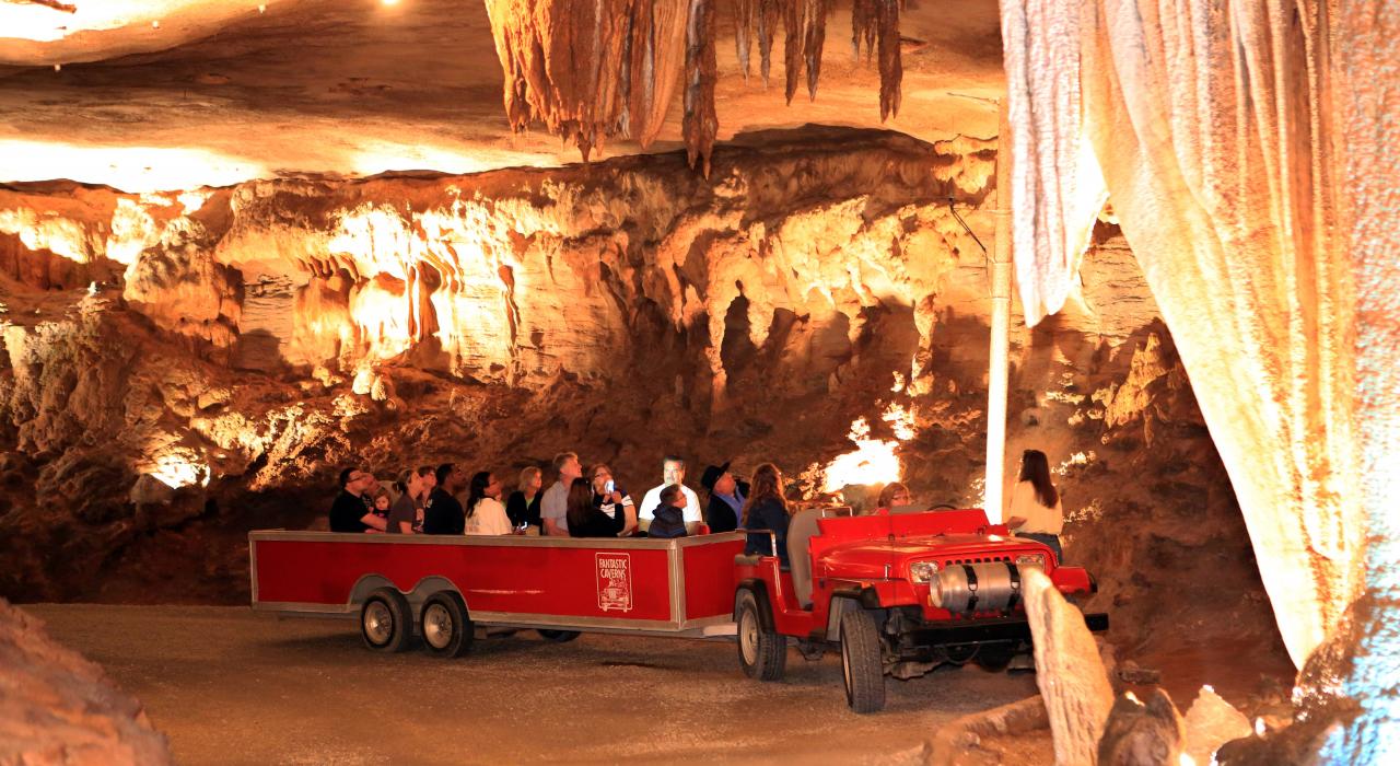 Un paseo por las fantásticas cavernas de Springfield, Misuri