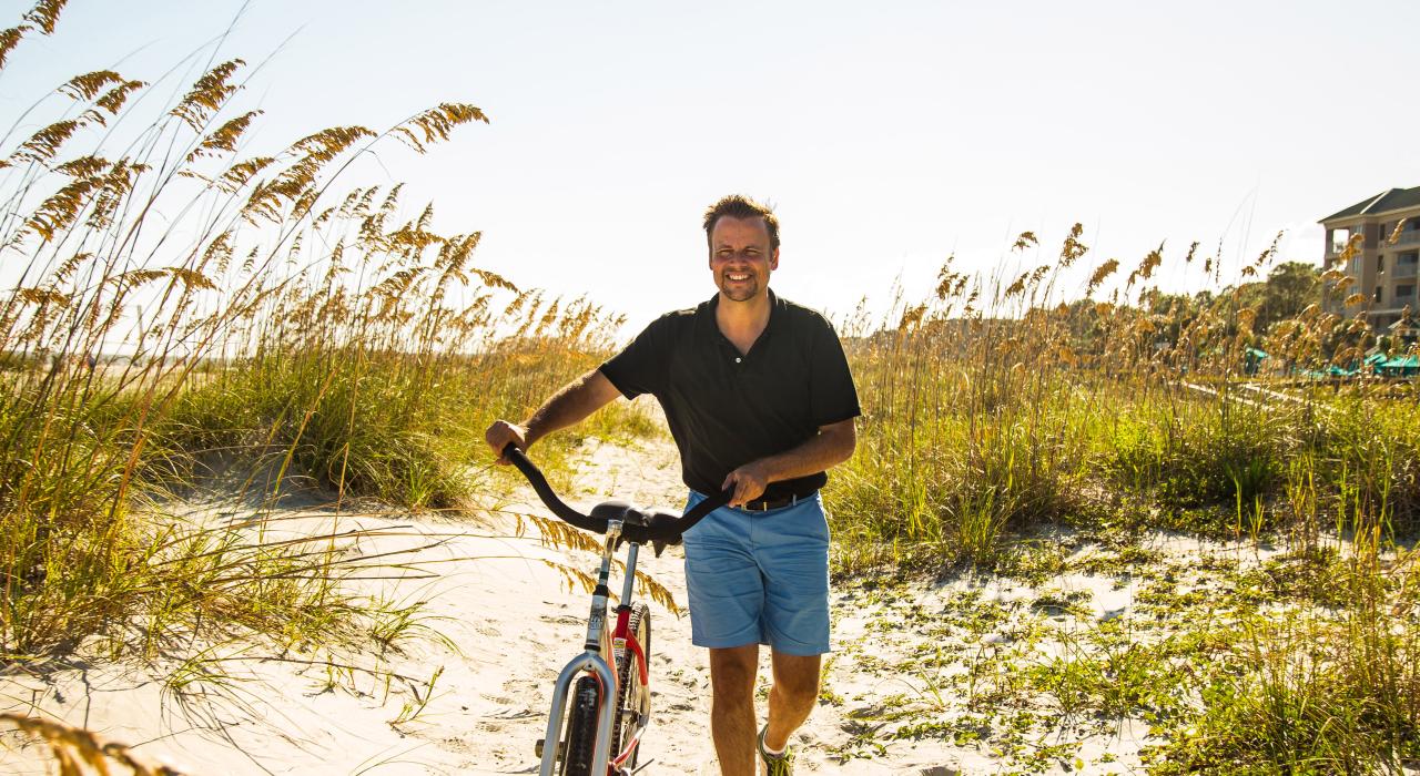 Ciclismo frente al mar en Hilton Head, Carolina del Sur