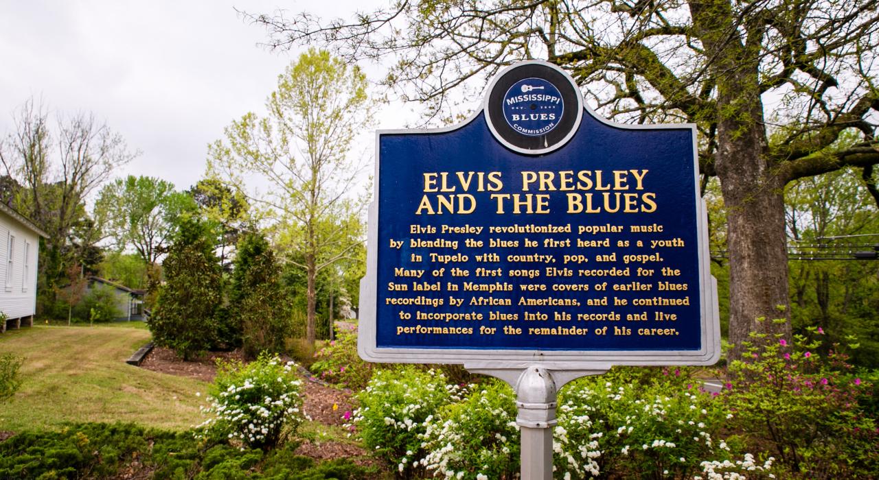 Letrero en el Elvis Presley Museum en Tupelo, Mississippi