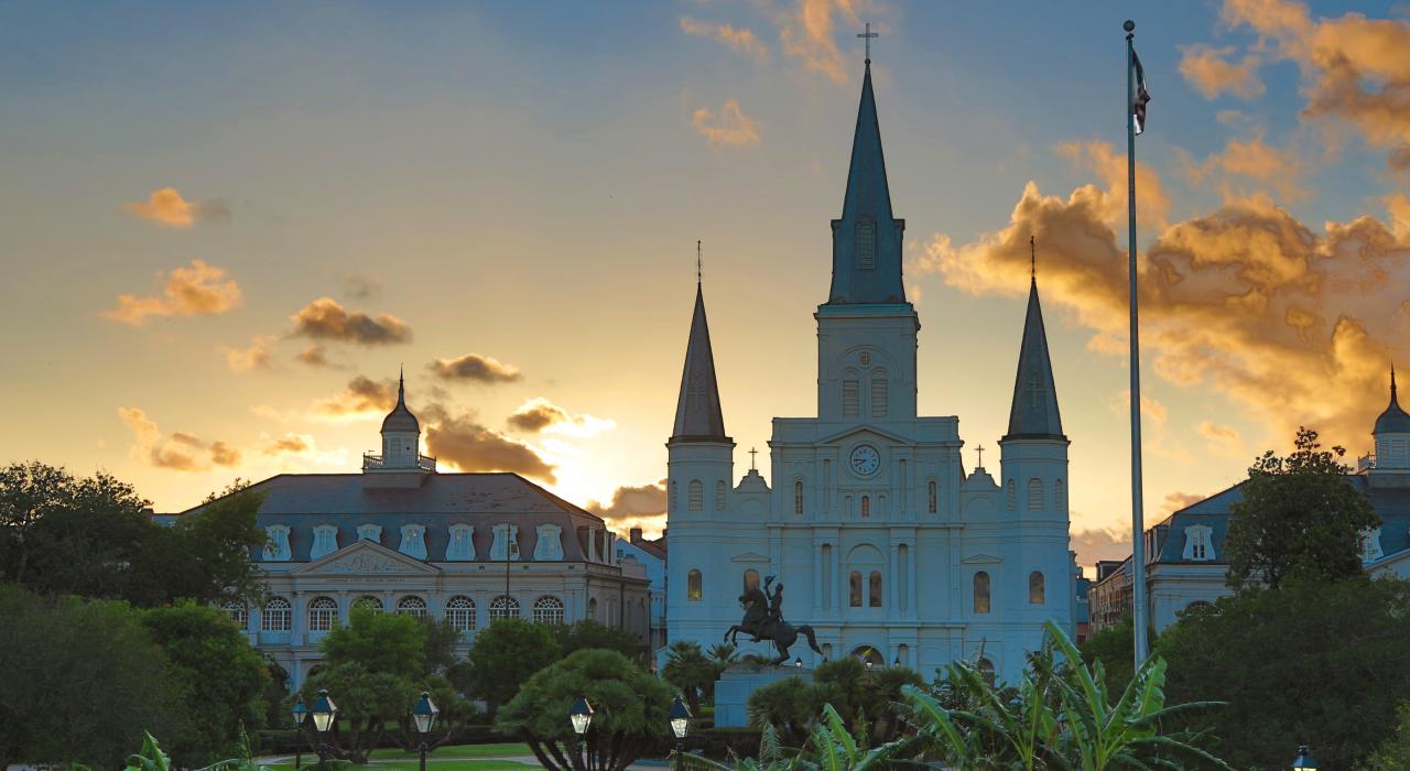Pôr-do-sol na Jackson Square em Nova Orleans, Louisiana