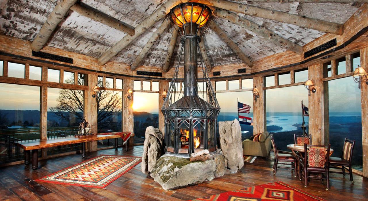 Sunset views from Top of the Rock near Branson, Missouri