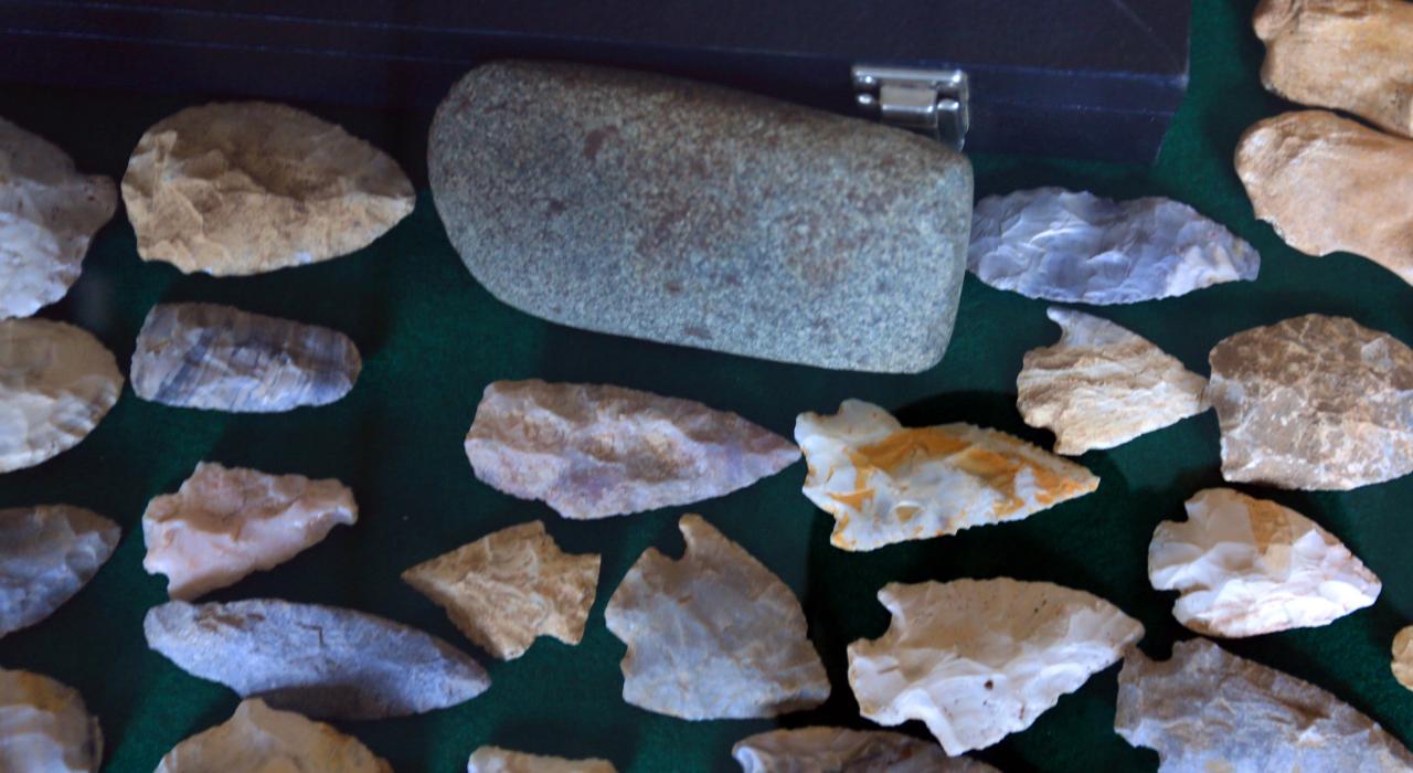 Ancient arrowheads in the Pulaski County Museum