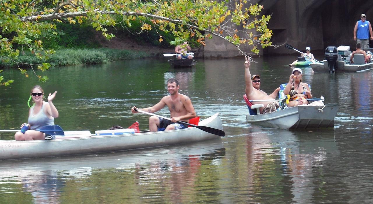 A fun day canoeing on the Big Piney River