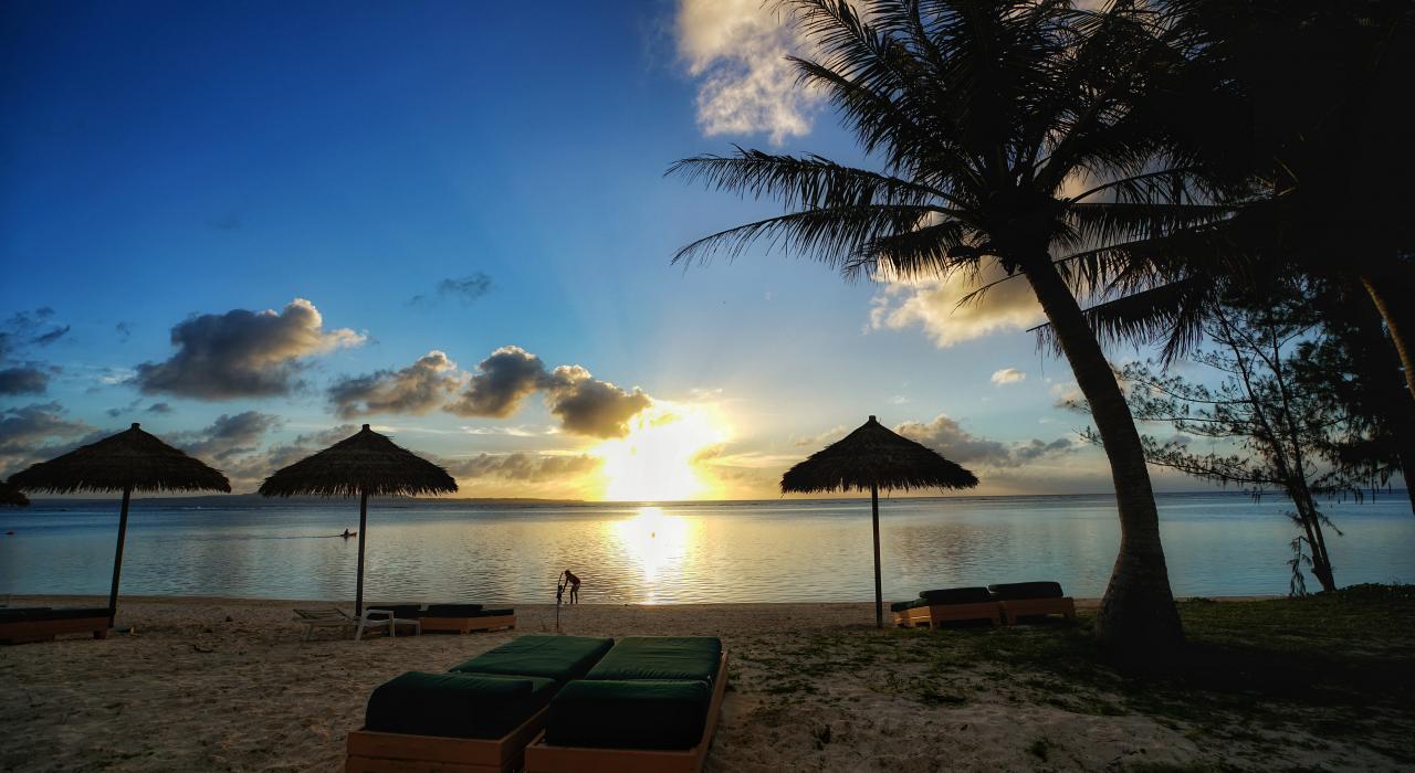 傍晚在太平洋岛度假村享受宁静的时光