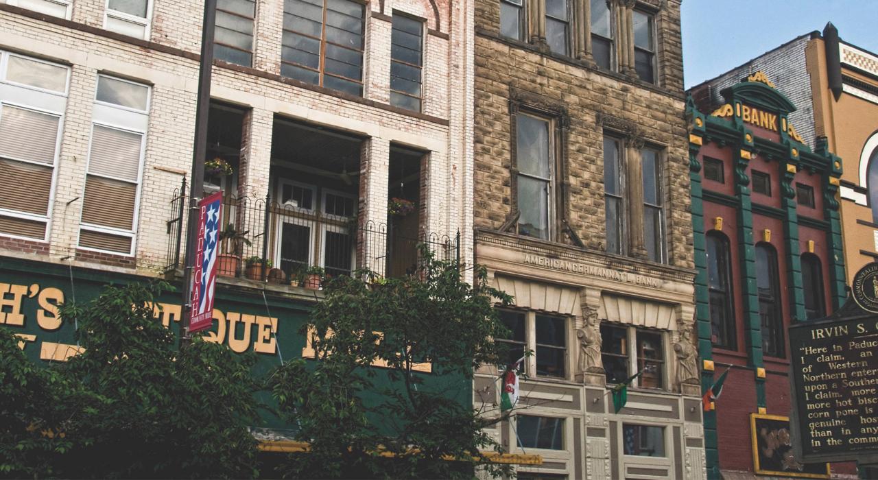 Picture-worthy architecture in the historic downtown