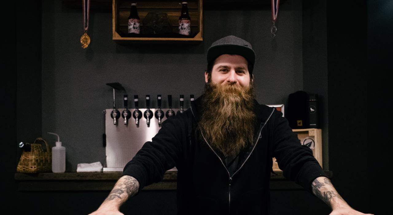 블랙 프로젝트의 덴버 바텐더