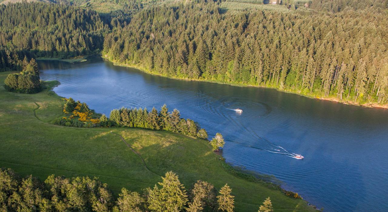 Aerial view of boaters on Henry Hagg Lake
