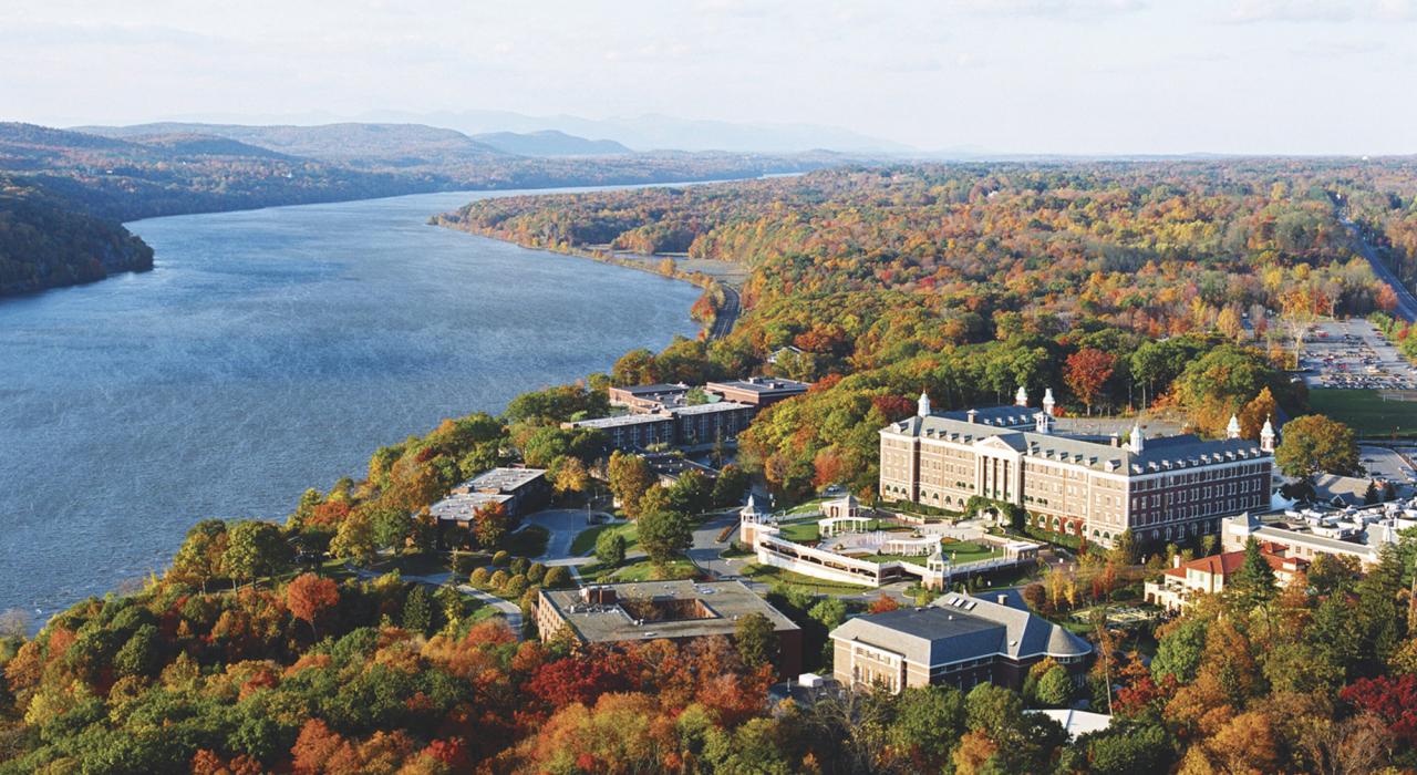 海德公园哈德逊河畔的美国烹饪学院的美景