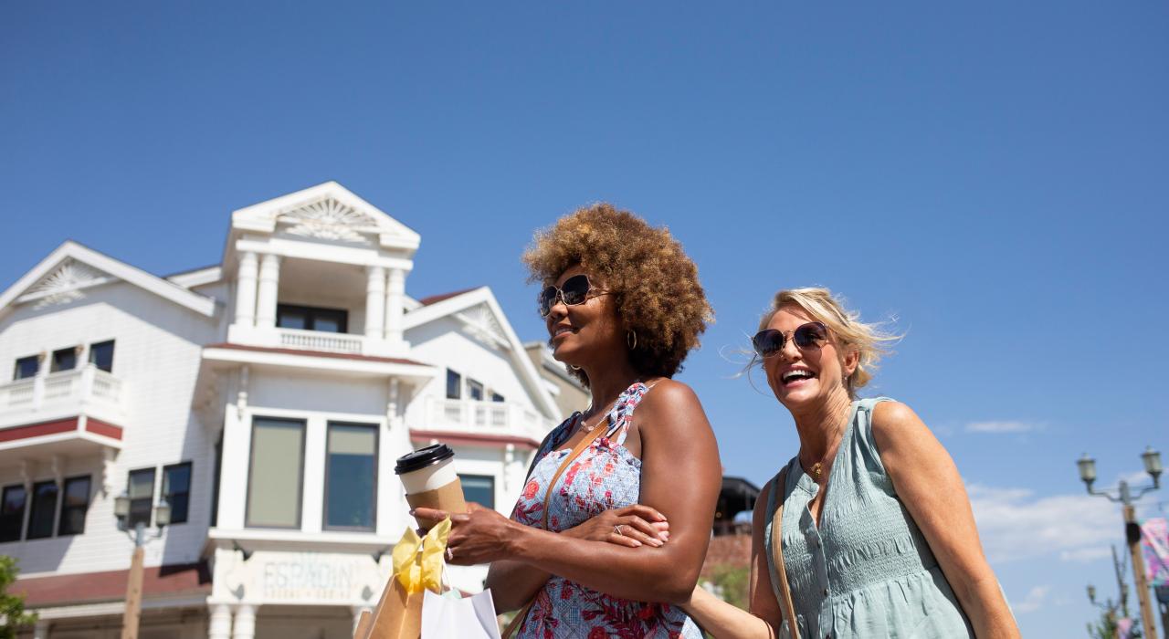 12 ブロックの旧市街地区では、専門店や職人技が光る料理が楽しめます