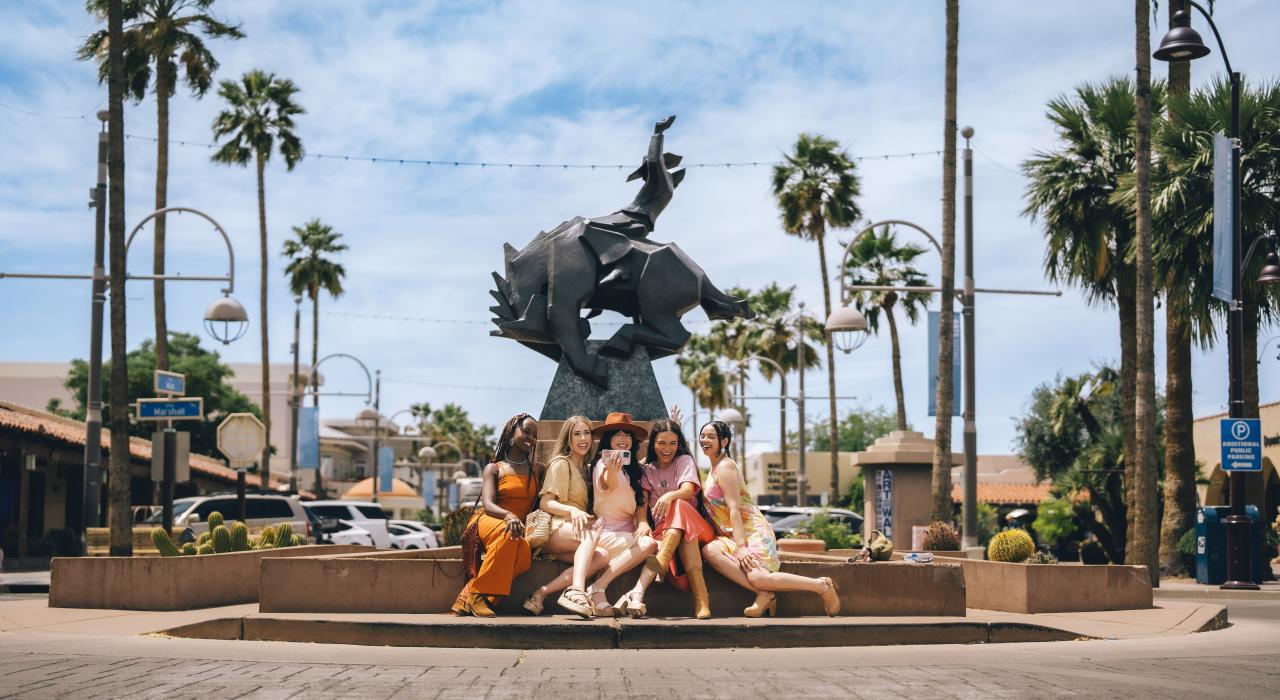 Visiting the Scottsdale Arts District for a selfie with the statue Jack Knife by artist Ed Mell